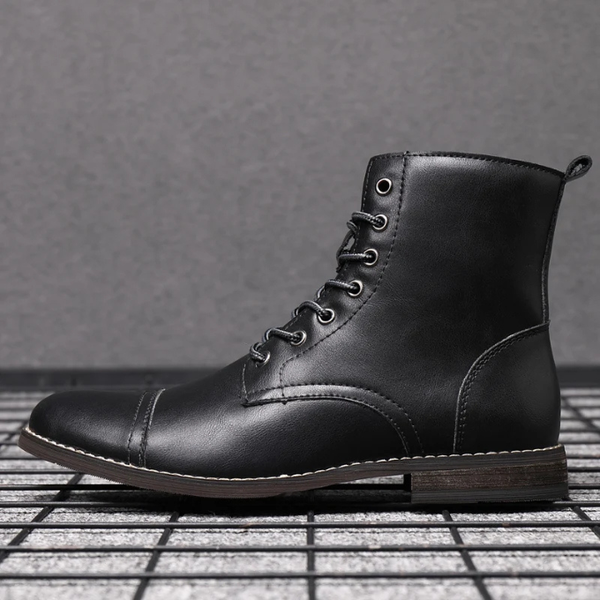 Shabtai - Elegante Bota de Cuero