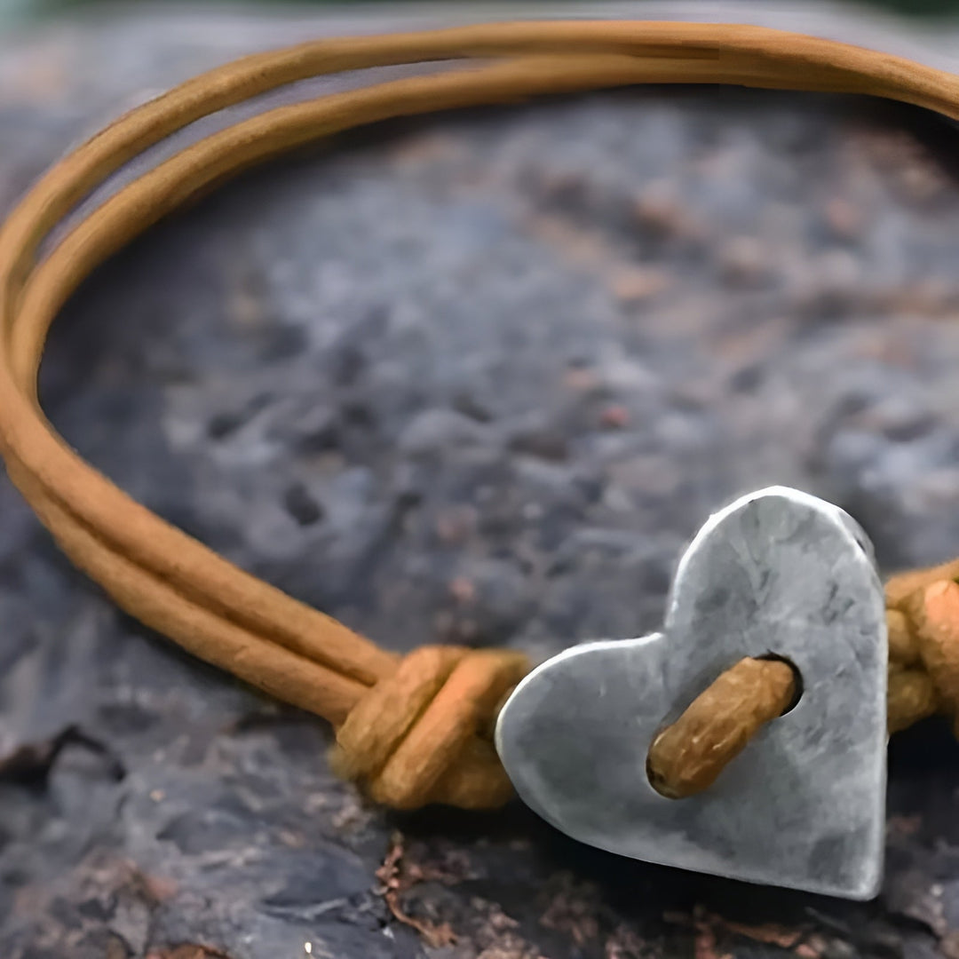 Lovenna - Pulsera Hecha a Mano con Símbolo de Corazón