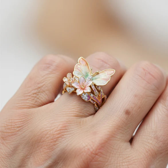 PetalWings - Anillo de Mariposa Brillante con Circonita Cúbica