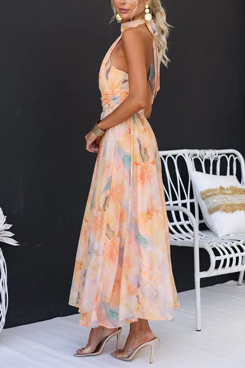 Erlinda - Vestido Largo Estampado en Acuarela con Cuello Halter y Espalda Abierta
