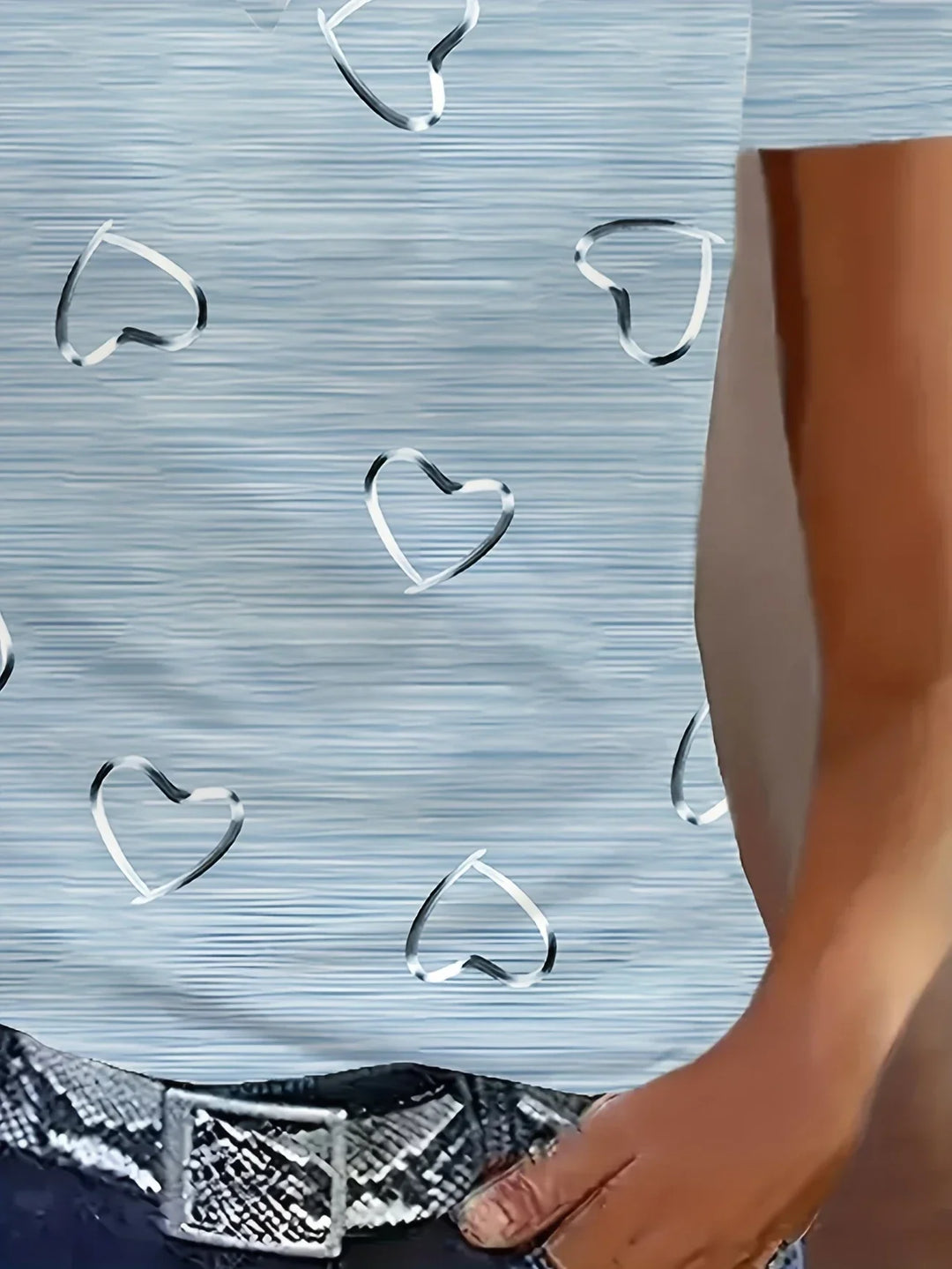 Emlyn - Top Moderno Con Cuello En V y Estampado De Corazones