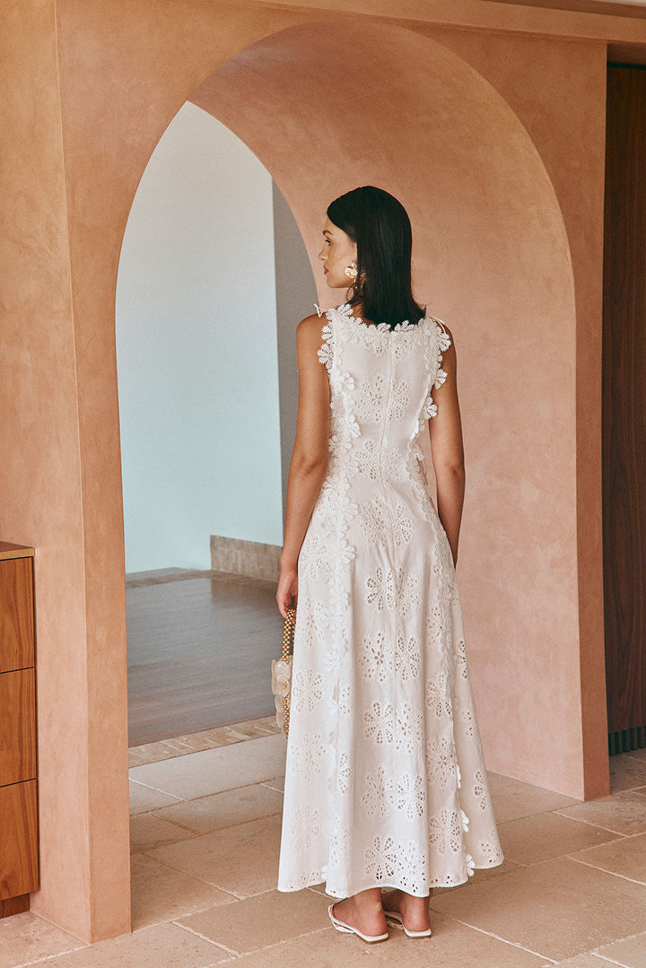 Loreina - Vestido Largo Con Ribete Bordado De Flores