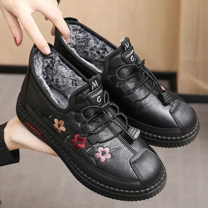 Jaruwan - Botines Con Bordado Floral y Forro de Piel
