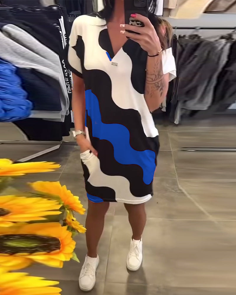 Penelope - Elegante Vestido Con Cuello En V Y Estampado Ondulado