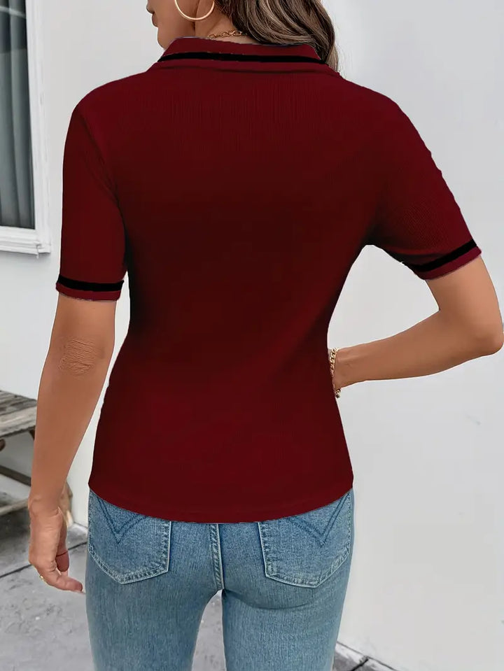 Vasilka - Elegante Top De Manga Corta Con Cuello