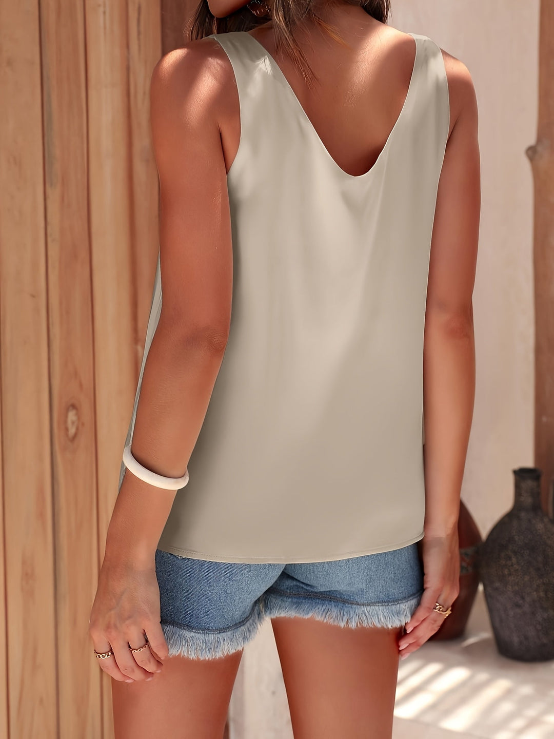 Ulyana -  Elegante Blusa Con Cuello En V