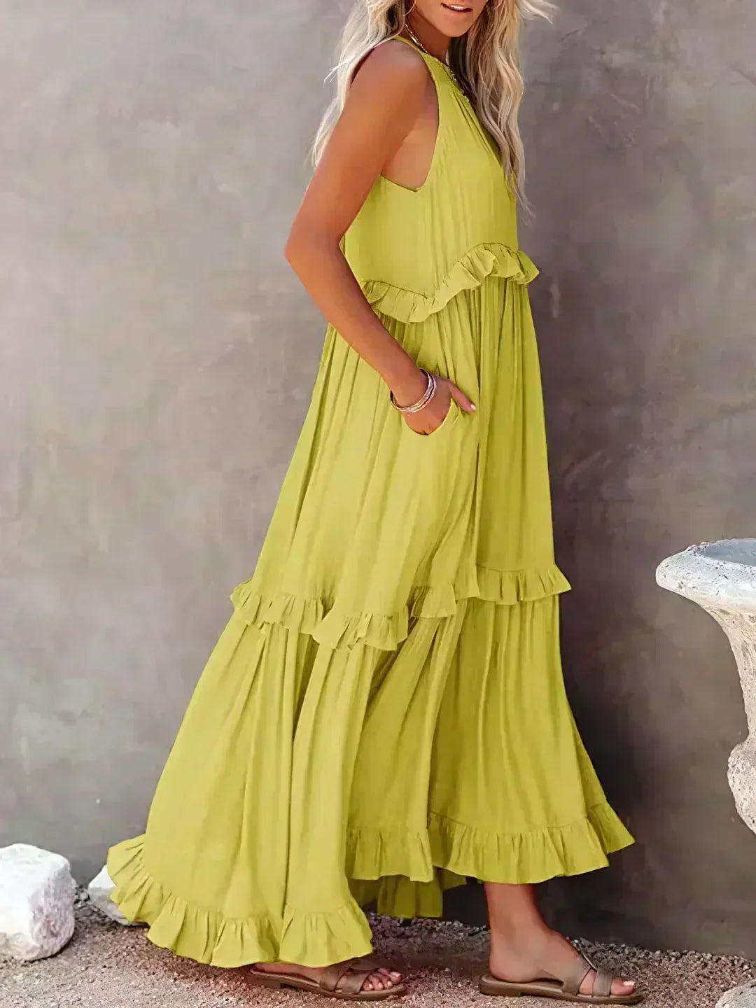 Hayley - Elegante Vestido Sin Mangas Con Volantes