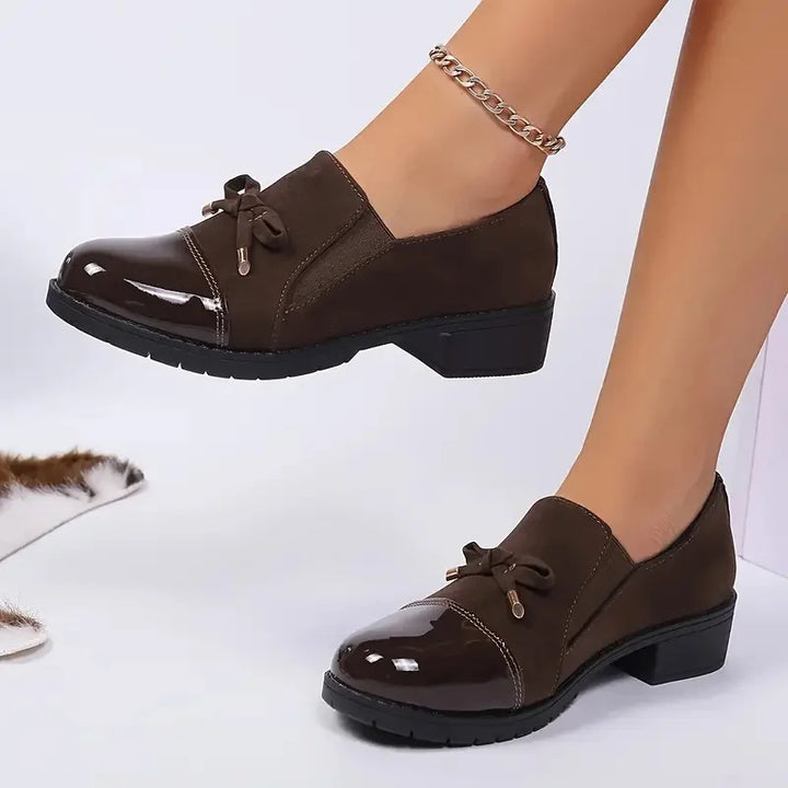Marvina - Mocasines Elegantes Con Punta Redonda y Lazo Decorativo