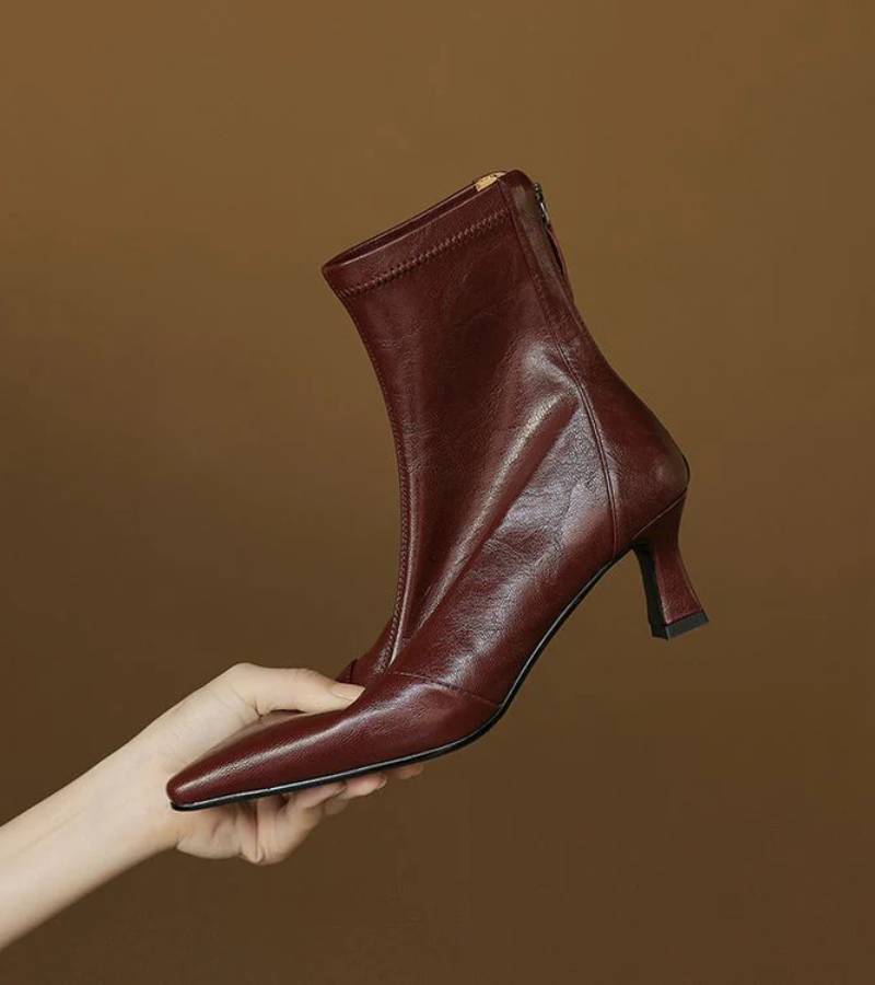 Sanduni - Botines de Cuero Con Tacón Medio