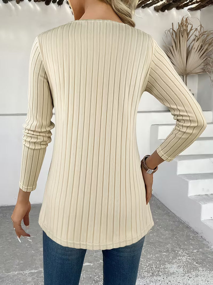 Lucynda - Top Estampado de Anga Larga Con Detalle de Botones y Diseño Acanalado