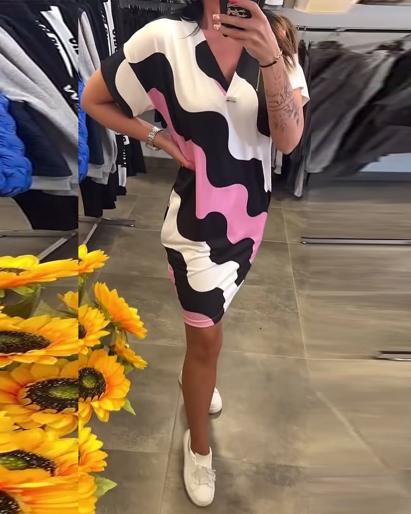 Penelope - Elegante Vestido Con Cuello En V Y Estampado Ondulado