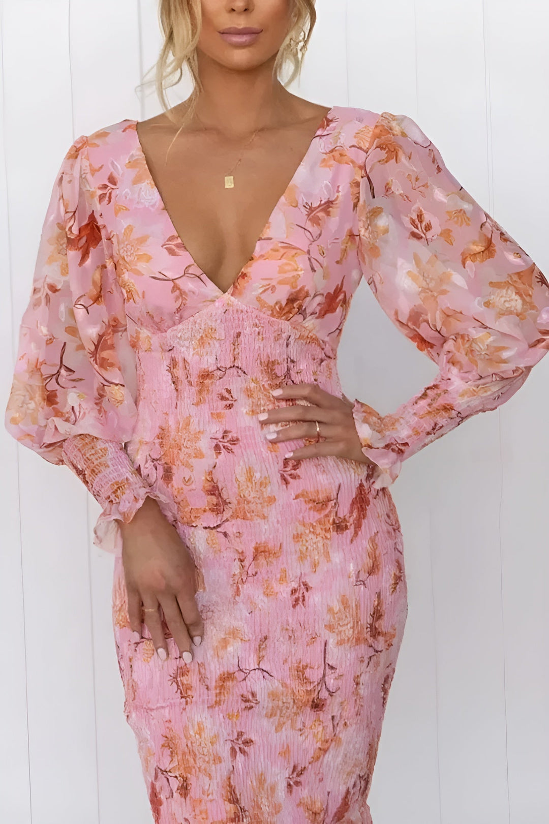 Nayra - Elegante Vestido Floral Con Cuello En V
