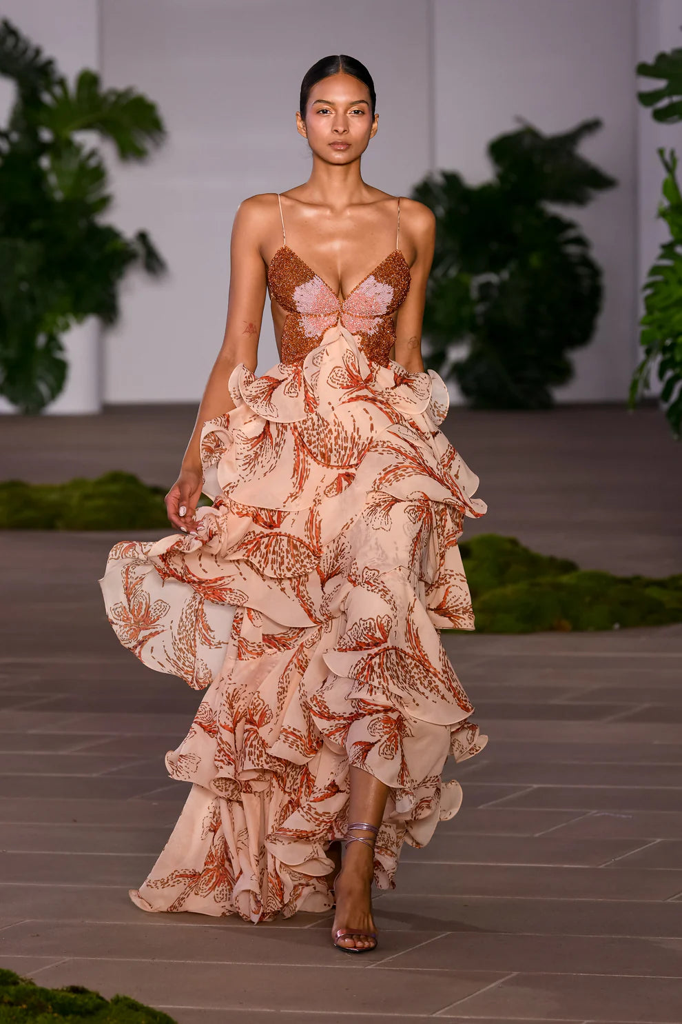 Ameliah - Elegante Vestido Sin Mangas Con Volantes