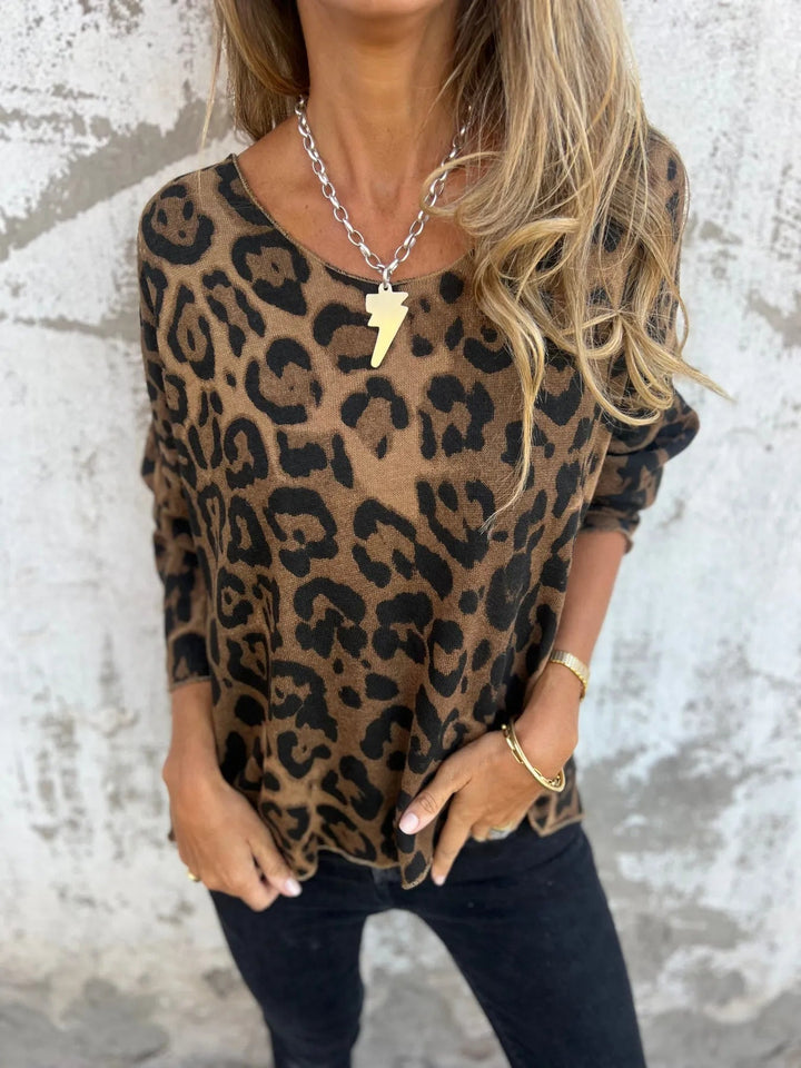 Swantje - Blusa Redonda con Cuello y Estampado de Leopardo