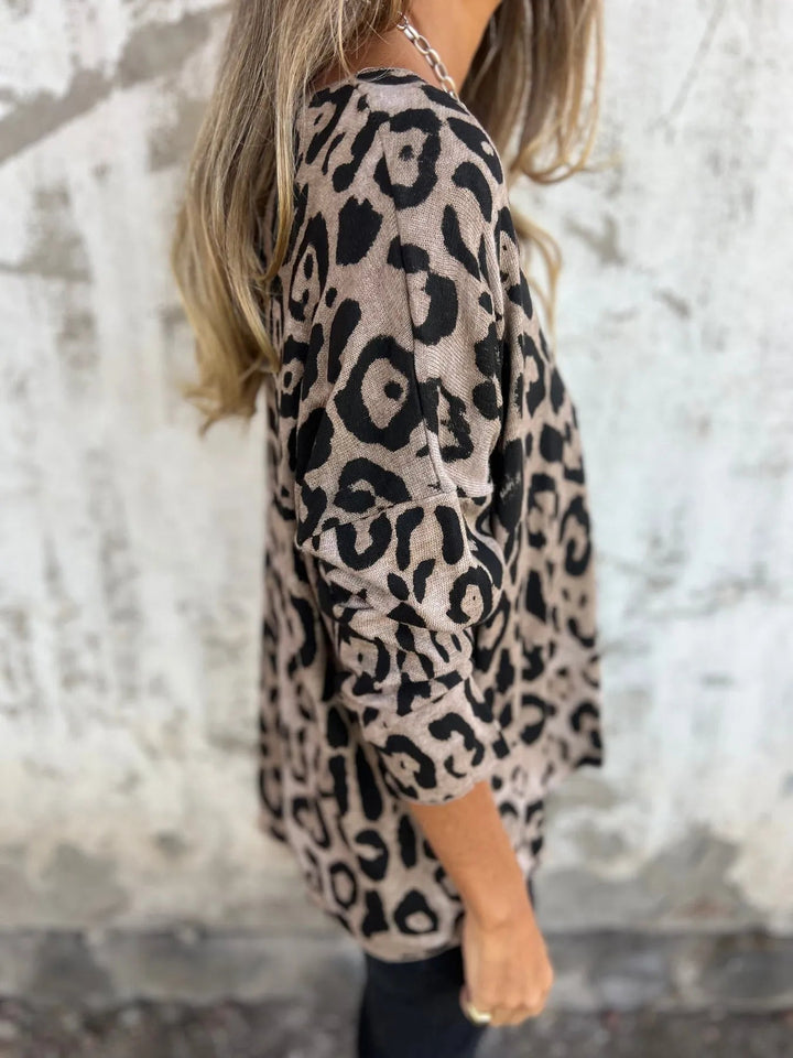 Swantje - Blusa Redonda con Cuello y Estampado de Leopardo