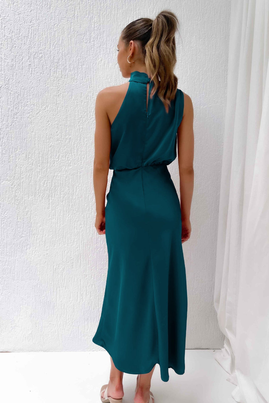 Justyna – Vestido Largo Con Escote Halter