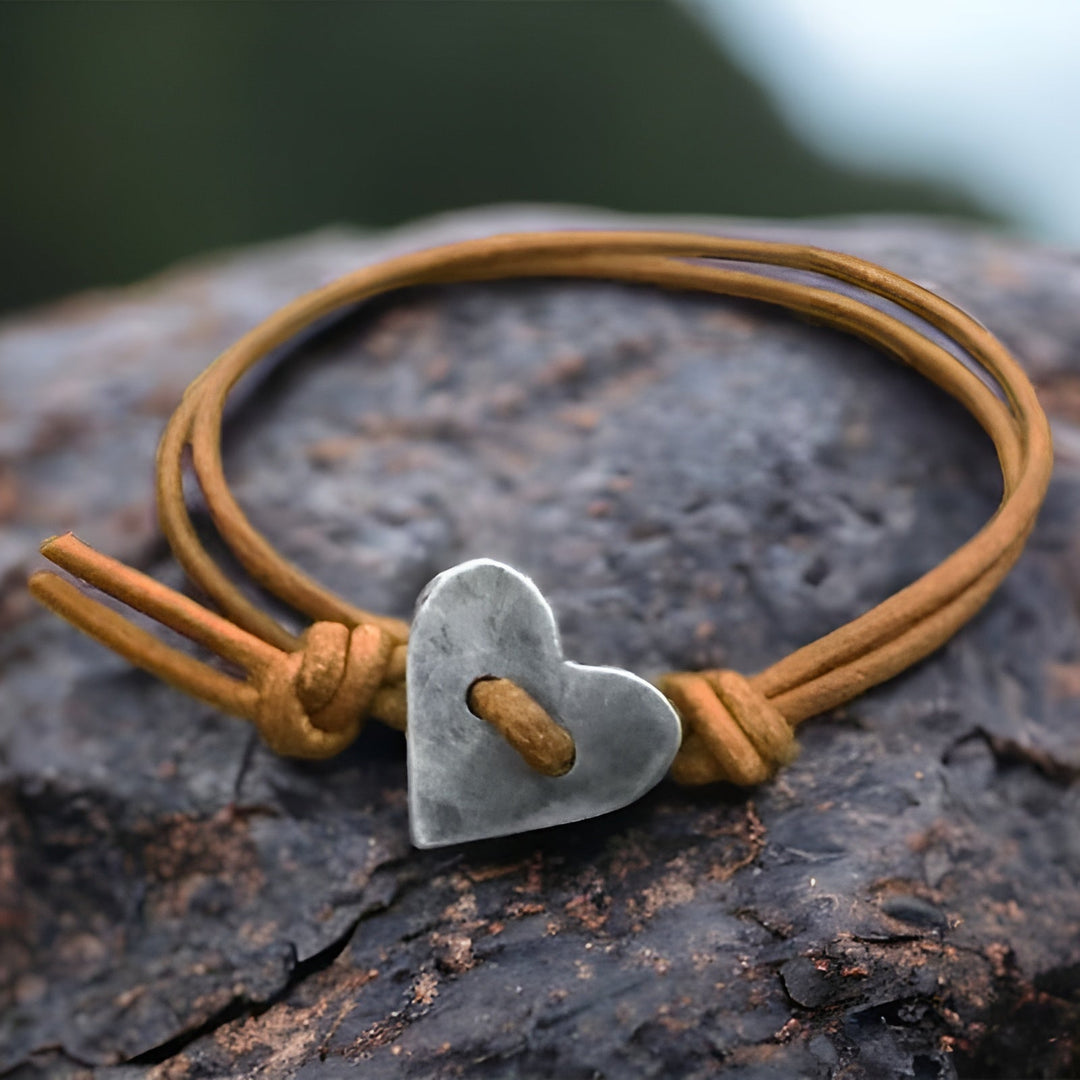 Lovenna - Pulsera Hecha a Mano con Símbolo de Corazón