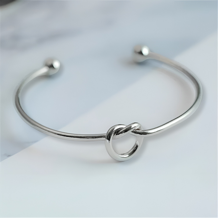 Elin – Brazalete Con Nudo Característico