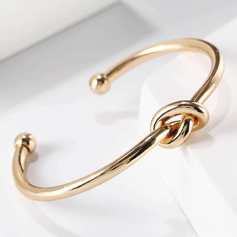 Elin – Brazalete Con Nudo Característico