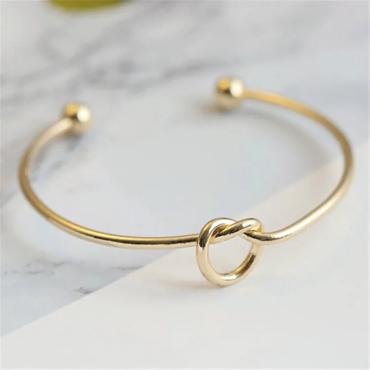 Elin – Brazalete Con Nudo Característico