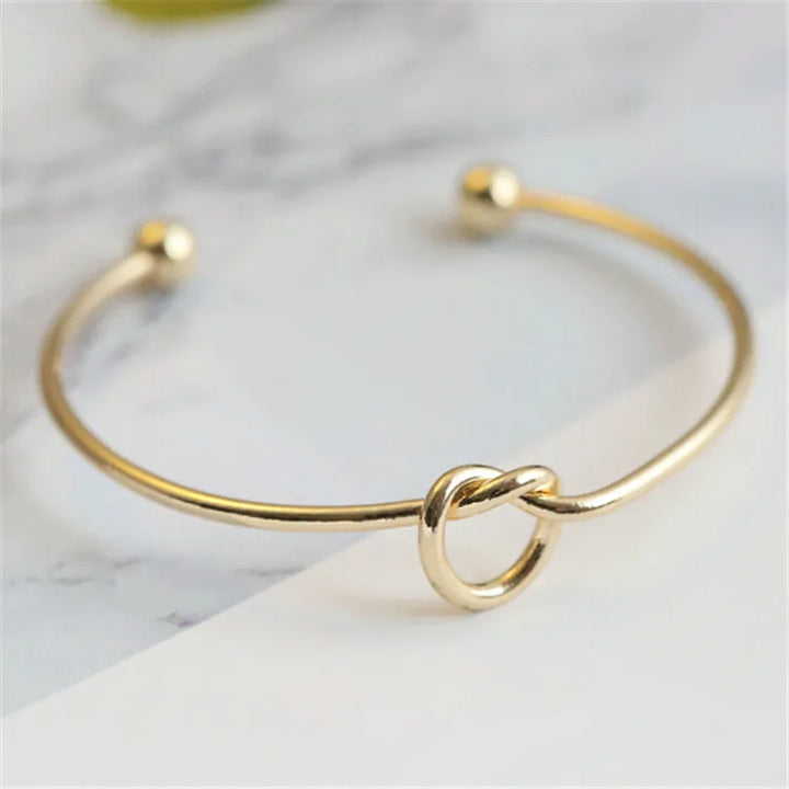 Elin – Brazalete Con Nudo Característico