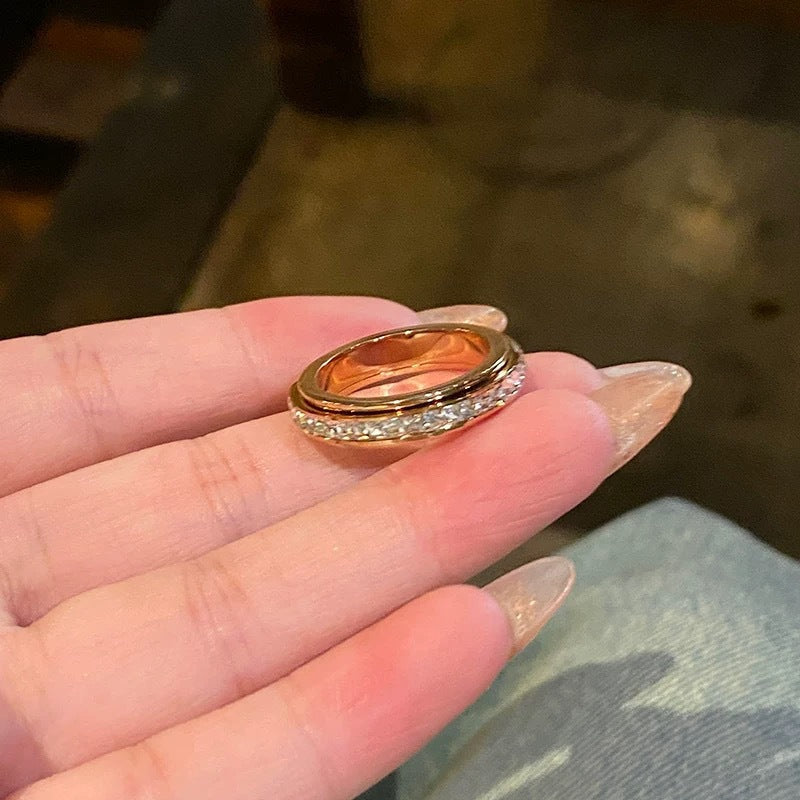 Nubia - Lujoso anillo Giratorio Fabricado en Acero