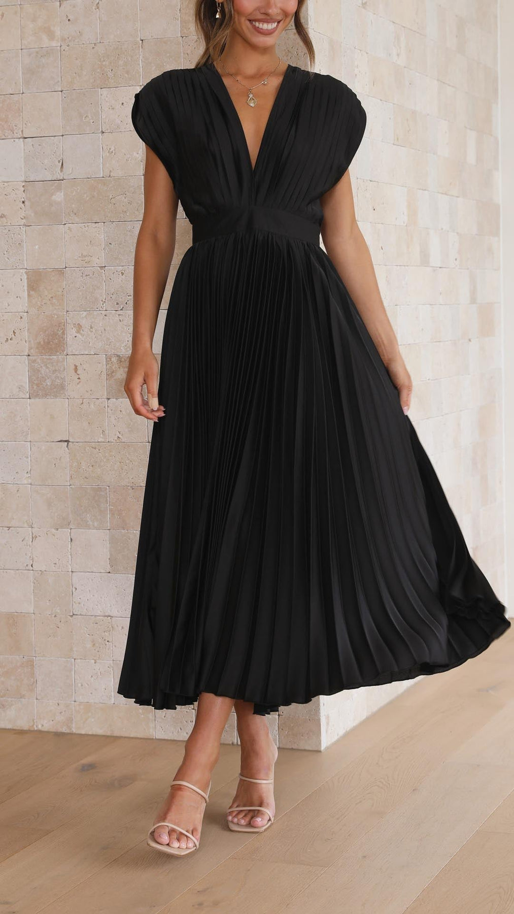 Iria - Elegante Vestido Plisado