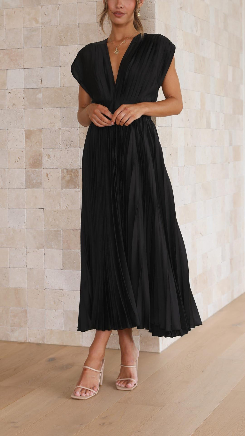 Iria - Elegante Vestido Plisado