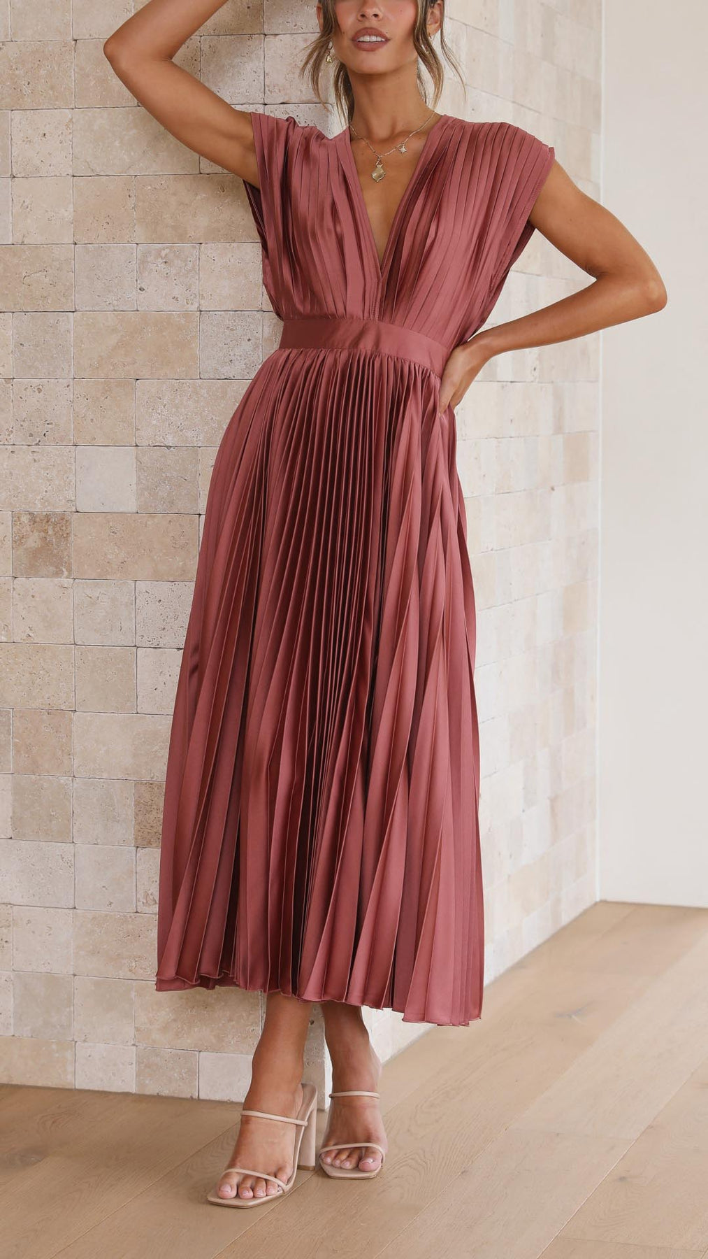 Iria - Elegante Vestido Plisado