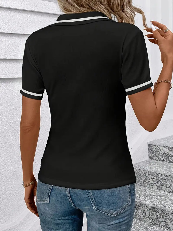 Vasilka - Elegante Top De Manga Corta Con Cuello