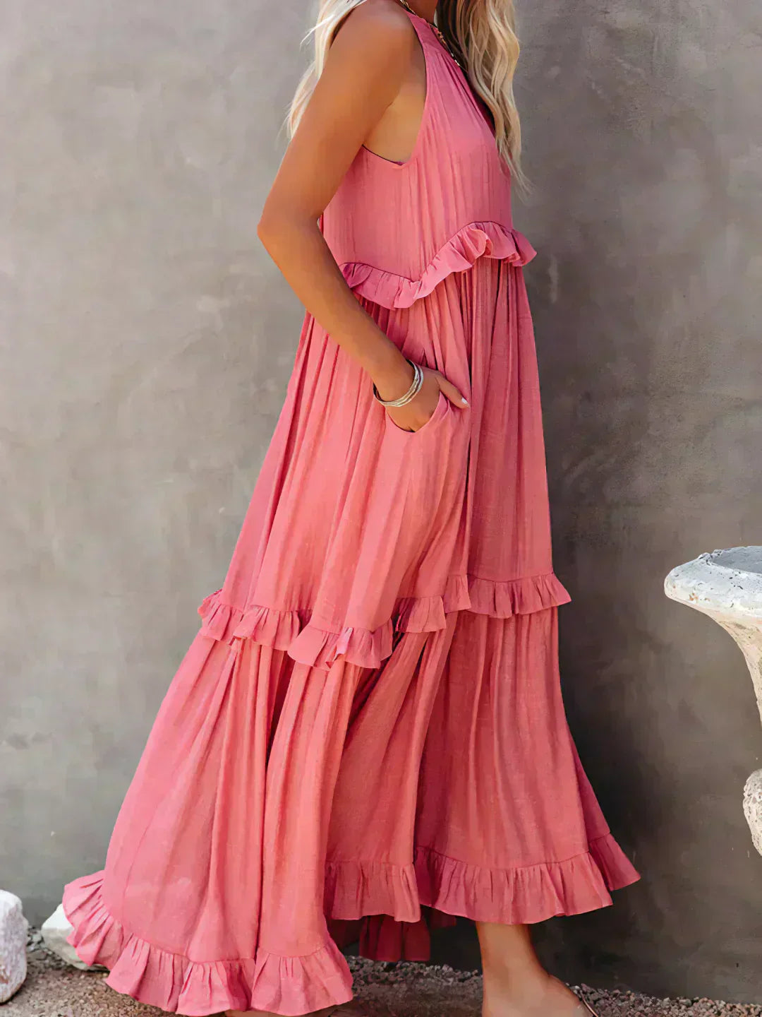 Hayley - Elegante Vestido Sin Mangas Con Volantes