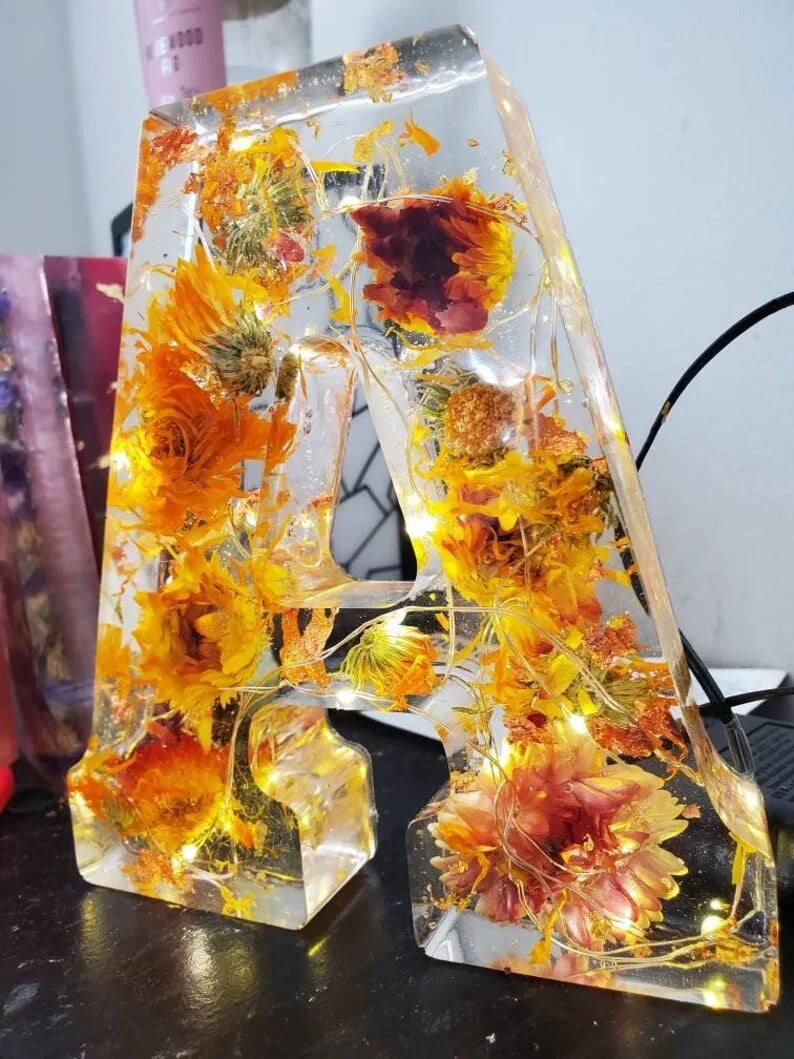 FloraShine - Lámpara Nocturna de Resina Con Flores Hecha a Mano