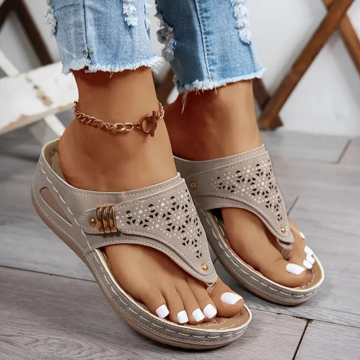 Tiara - Sandalias Con Cuña Elegantes