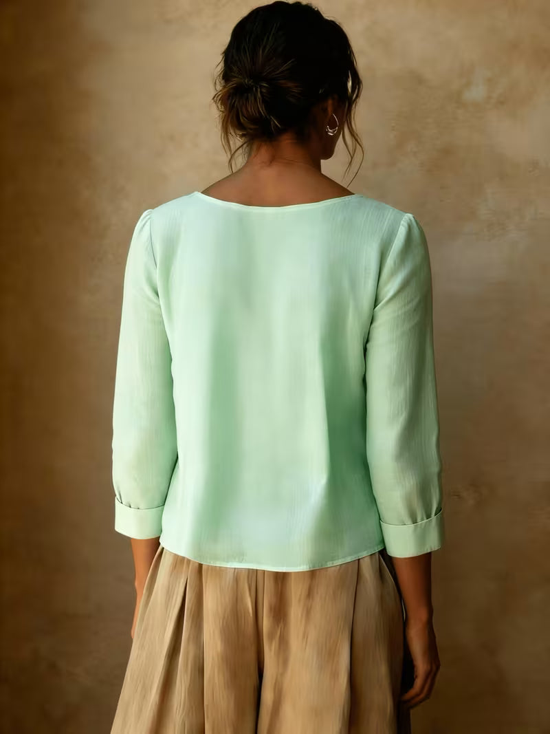 Gelina - Blusa De Cuello Redondo Con Pliegues en La Parte Delantera