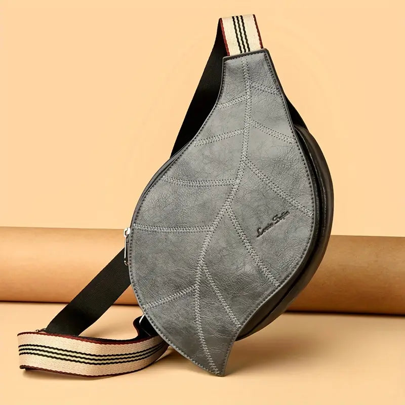 Carmela - Bolso Bandolera de Cuero con Correa Ajustable y Hebilla