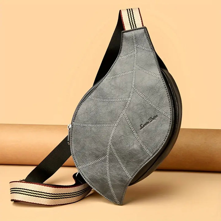 Carmela - Bolso Bandolera de Cuero con Correa Ajustable y Hebilla