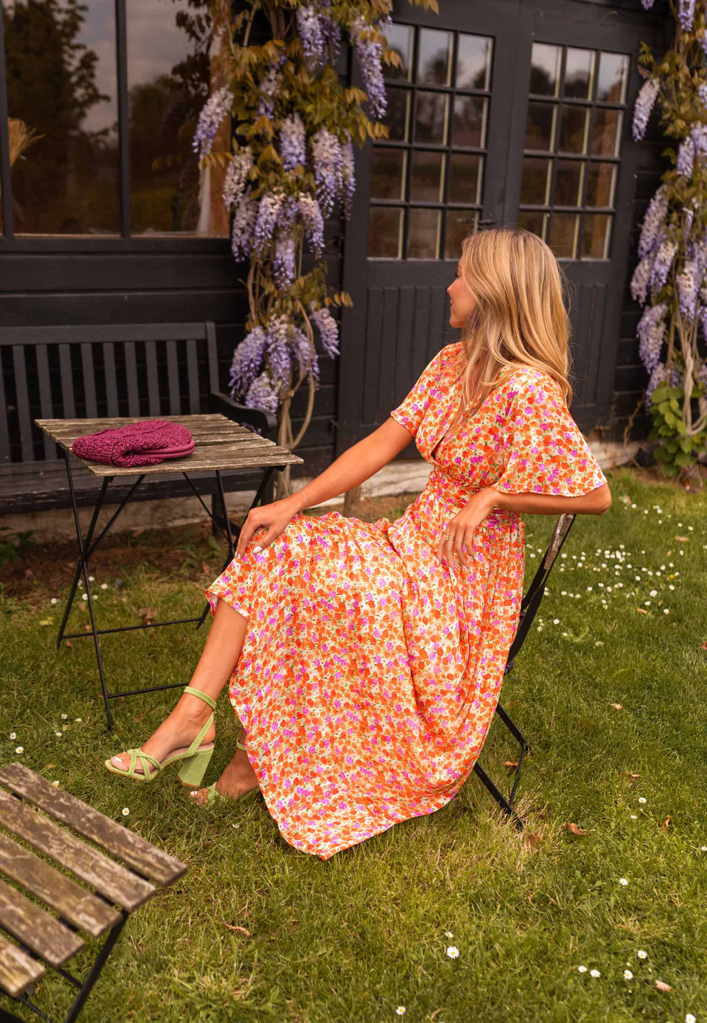 Sampaio - Elegante Cuello En V Vestido Con Motivos Florales Imprimir