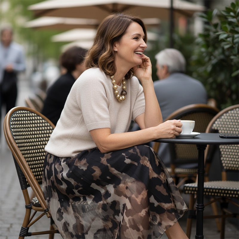 Orli - Elegante jersey y falda floral con estampado de leopardo