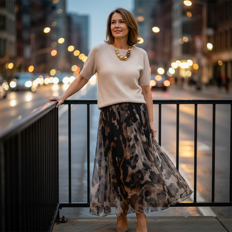Orli - Elegante jersey y falda floral con estampado de leopardo
